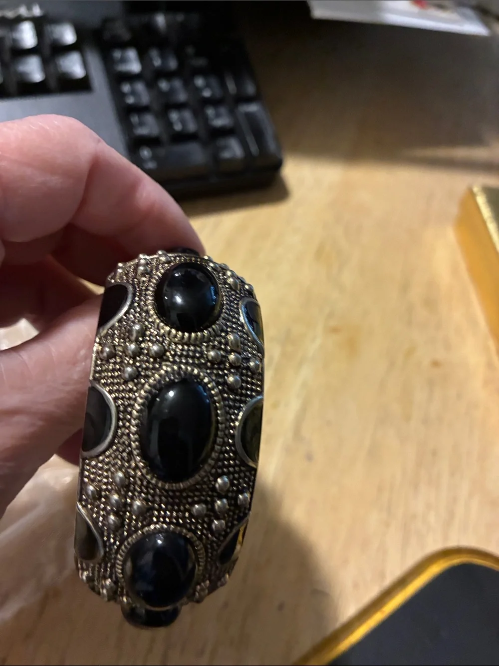 N/A bold black